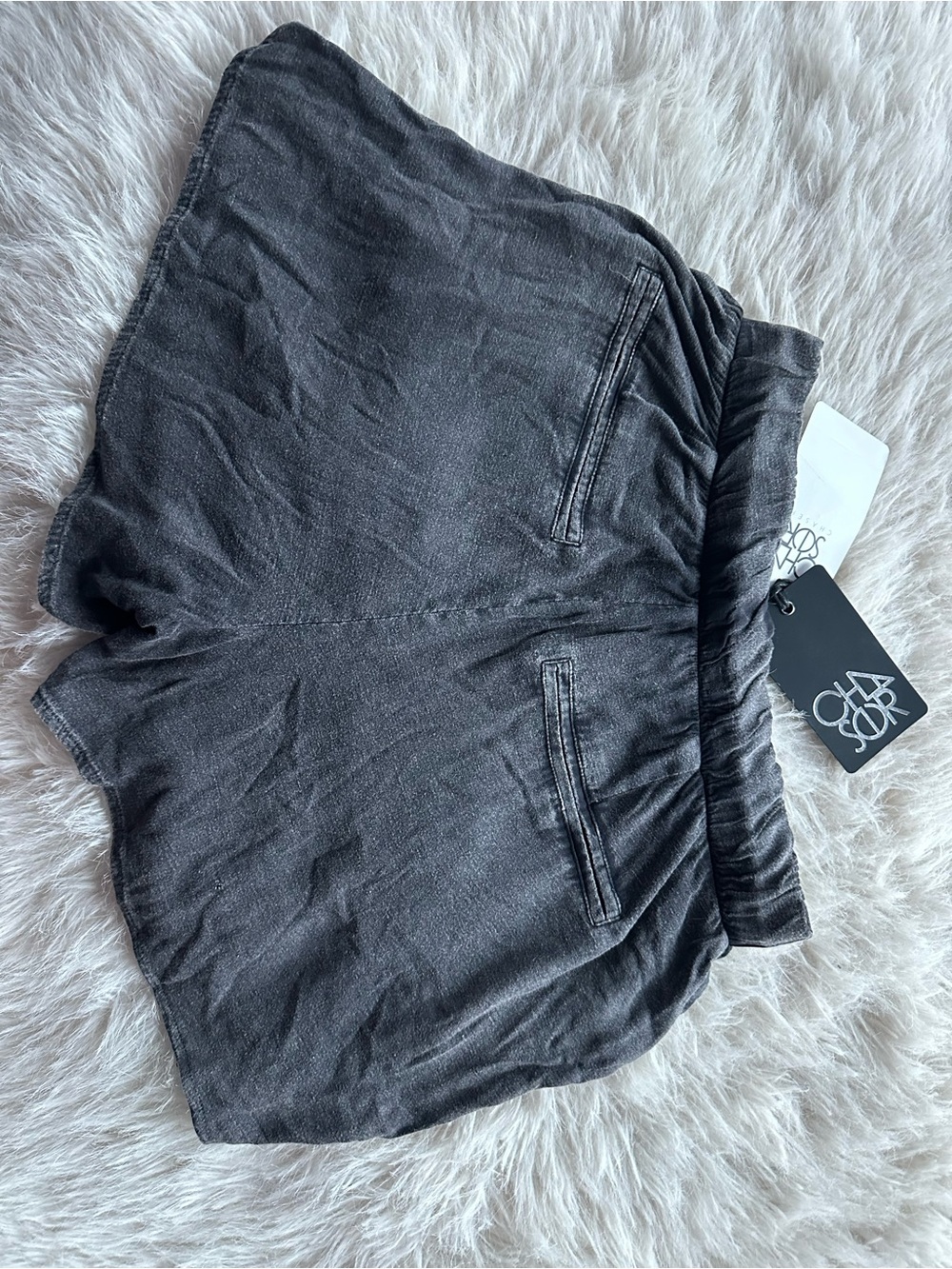 Chaser black crowd Washed Charcoal Elastic-Waist Athletic Shorts - Picture 4 of 13
